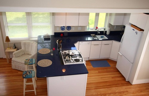 Tilghman Cottage | Artists, writers & creative minds IMAGINE YOUR GETAWAY AT SIMPLICITY COTTAGE