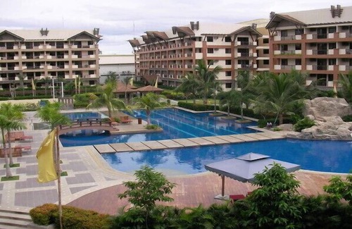 Las Pinas Condo | Artsy 2BR ResortSUITE21+WiFi+Kitch, ALABANG nrMall