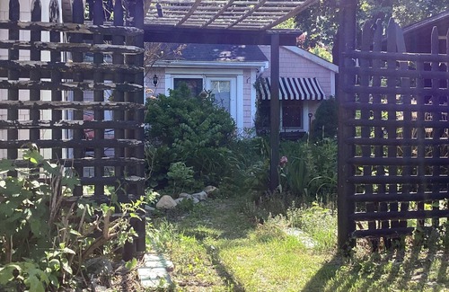 Bristol Cottage | Artsy boho style neclectic quirky cottage