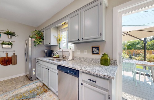 Franklin - Randolph House | Artsy retreat with a large yard, playground, covered patio