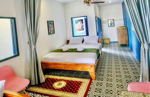 Traeuy Kaoh Apartment | Arty and modern 3 bedrooms house. Family or group of friends are welcome.