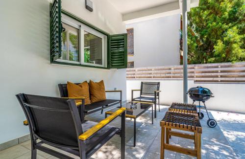 Larnaca City Centre Apartment | Arty Haven - Spacious 3-BR House in Larnaca