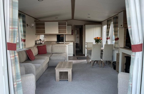 Hamworthy House | Arum dog friendly caravan on Rockley Park, Poole