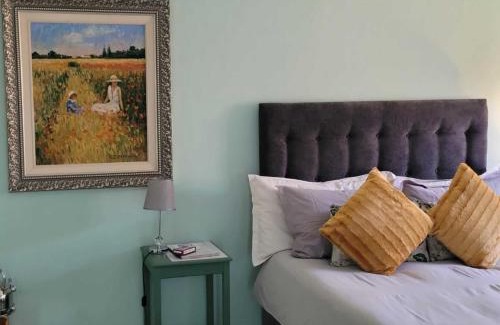Moreleta Park House | Arum Lily Guest Rooms