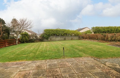 Holyhead Cottage | ARWELFA, pet friendly, country holiday cottage in Valley