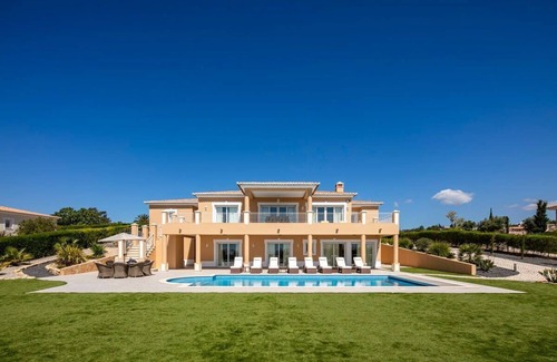 Luz Villa | As Palmeiras - Luxury 4 bedroom villa with pool and stunning ocean views!