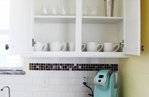 Surfside Beach House | AS SEEN ON HGTV! Monthly Discount/Steps from the beach