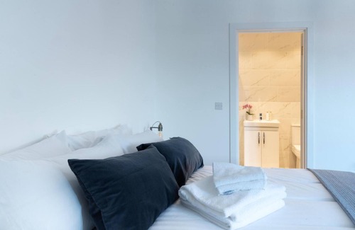 Brondesbury Park Apartment | ASA-27 All Souls Avenue