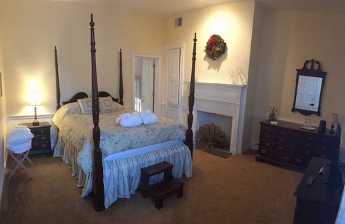 Marietta Bed & Breakfast | Ascot Bed & Breakfast Sleeps up to 16+