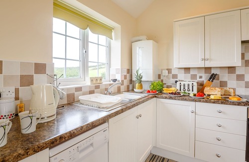 Pen-y-sarn Cottage | ASH COTTAGE, family friendly, with a garden in Penysarn