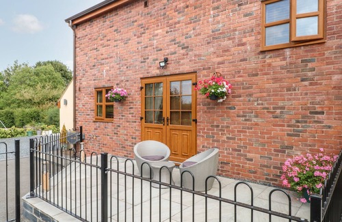 Holywell Cottage | ASH FARM COTTAGE, romantic, character holiday cottage in Caerwys