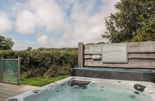 Swanage Cottage | ASH, pet friendly, with hot tub in Swanage