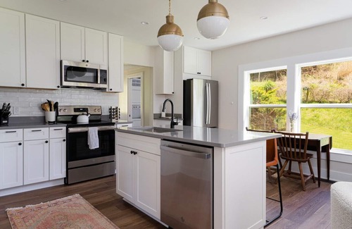 Mars Hill House | Asheville Countryside Home on 70 Acres