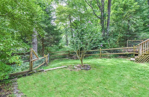 Alexander House | Asheville Creekside, 15 mins 2 Downtown, Hot Tub/Fire Pit/Fenced Yard for dogs!