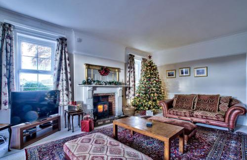 Stowmarket House | Ashfield Place Farm by Group Retreats