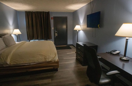 Plainfield Hotel | Ashley Motel