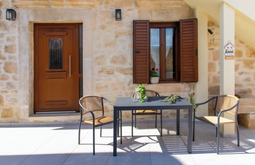 Asites Villa | Asmani Traditional House with Jacuzzi, Sauna & small Gum, ideal for relaxing
