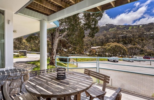 Thredbo Ski Chalet | Aspect 5 - 3 bed & loft Chalet a stones throw from everything Thredbo has to offer