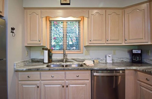 Blowing Rock Condo | Aspen 3 | Fireplace, Restaurant, Pool, Spa
