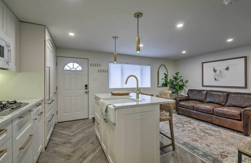 Aspen Condo | Aspen Condo w/Mountain Views & Ski Access!