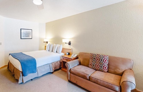West End House | Aspen Mountain Lodge 210