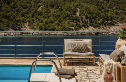 Frourion Villa | Assos SeaView Villas | 2 Bedrooms | Private Pool | Villa Palatsina | Kefalonia