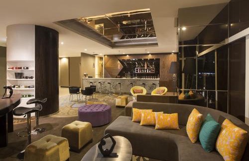 Gandaria-selatan Hotel | Aston Bellevue Radio Dalam