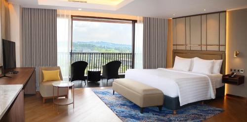 Sukaraja Hotel | Aston Sentul Lake Resort & Conference Center