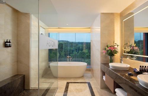Sukaraja Hotel | Aston Sentul Lake Resort & Conference Center