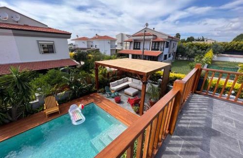 Ildır Koyu Villa | Astonishing Seafront Villa in Cesme