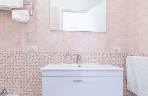 Historical Center Bed & Breakfast | Astonishing Studio for 2 people in the Heart of Naples 3P
