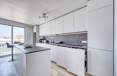 Auteuil Apartment | Astonishing views on Paris from the 45m2 terrace at the 8th floor -new building