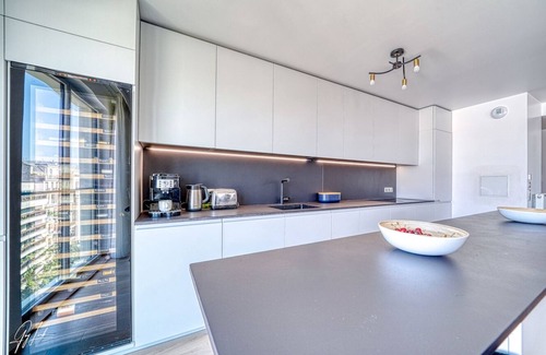 Auteuil Apartment | Astonishing views on Paris from the 45m2 terrace at the 8th floor -new building