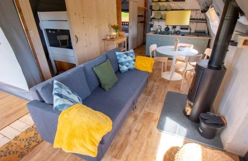 Great Witley Cabin | Astounding and unique valley eco Scandi Lodge with hot tub