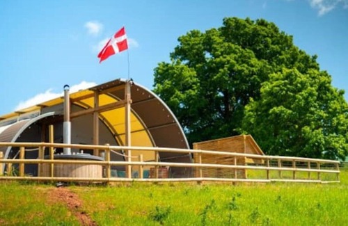 Great Witley Cabin | Astounding and unique valley eco Scandi Lodge with hot tub
