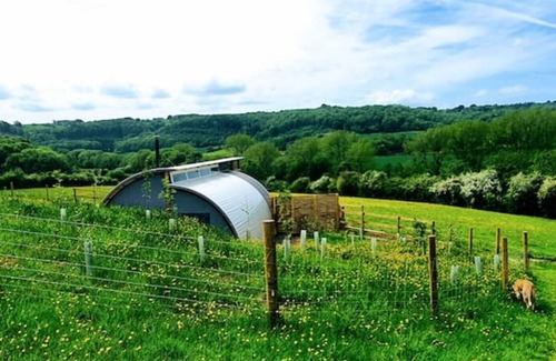 Great Witley Cabin | Astounding and unique valley eco Scandi Lodge with hot tub
