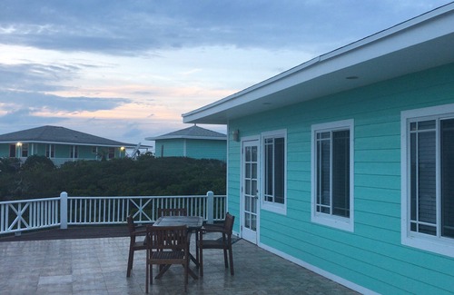 Black Point House | Astoundingly Pure and Blue Ocean View- Quiet and Serene Vacation Spot Awaits You