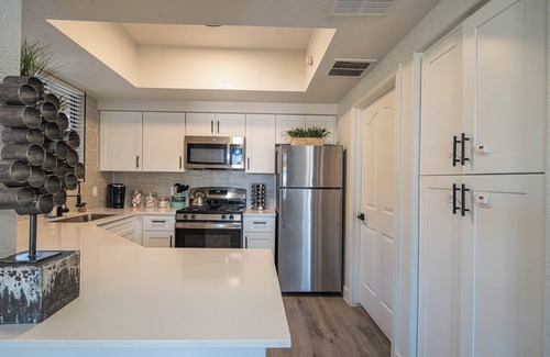Tempe Condo | ASU Getaway | King Beds, Self Check-in, Pool