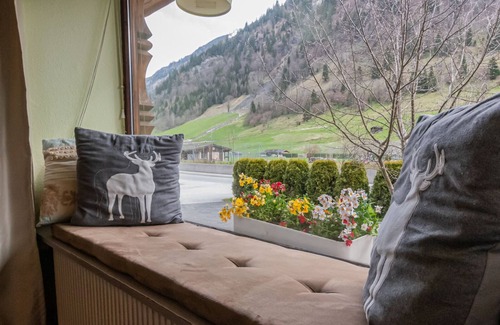 Fusch an der Grossglocknerstrasse Ski Chalet | Chalet Charlotte is situated at the Grossglockner Road, south of Zell am See.