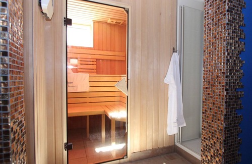 Fusch an der Grossglocknerstrasse Ski Chalet | Modern chalet in Fusch an der Grossglocknerstrasse / Salzburgerland with sauna