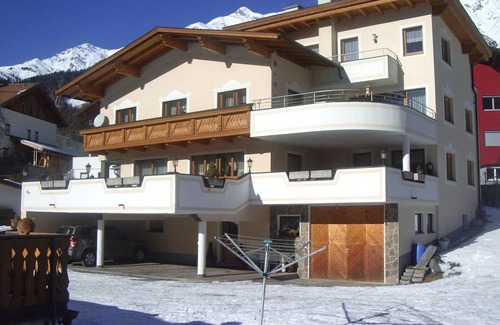 Pettneu am Arlberg Apartment | 50 m² Apartment ∙ 2 bedrooms ∙ 4 guests