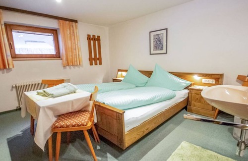 Pettneu am Arlberg Apartment | 50 m² Apartment ∙ 2 bedrooms ∙ 4 guests