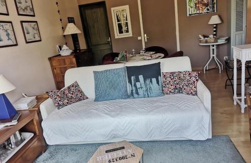 Honfleur Apartment | At the Balconies on the Digue Chic T3 for 2 to 4p baby with garage