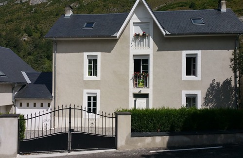 Campan Cottage | At the foot of the Pic du Midi "Bigourdan" cottage 8/10 pers