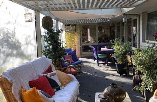 Torquay Bed & Breakfast | At the Gallery