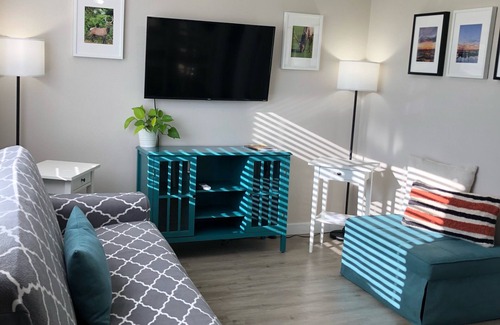 Hammond Apartment | At the Hammond Harbor, minutes to the Pacific Ocean, 2 bdr , 1 bath, sleeps 5ish