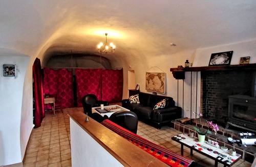Amboise House | At The Secret Of The King, troglodyte house