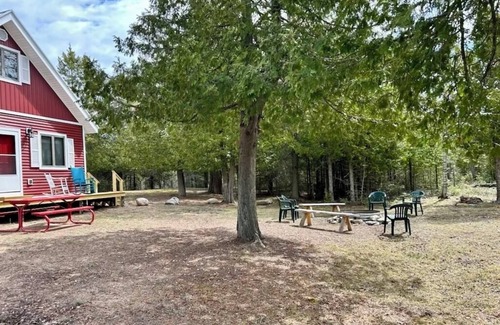 Drummond Island House | At the Trails on Drummond Island