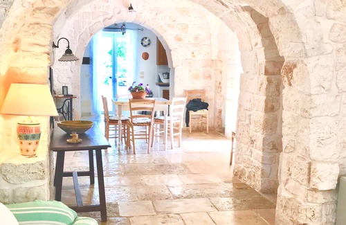 Locorotondo Villa | At Trullo Sovrano - Rental Home - Air condition and free Wi-Fi