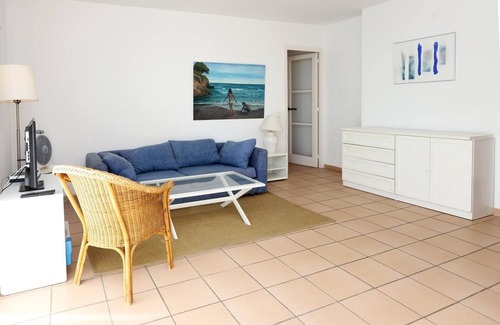 Torredembarra Apartment | AT011 LES PALMERES: Apartment for 5 people with pool on the beach front